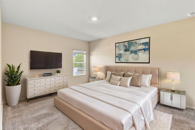216 George Neggan LN, Bastrop, TX 78602