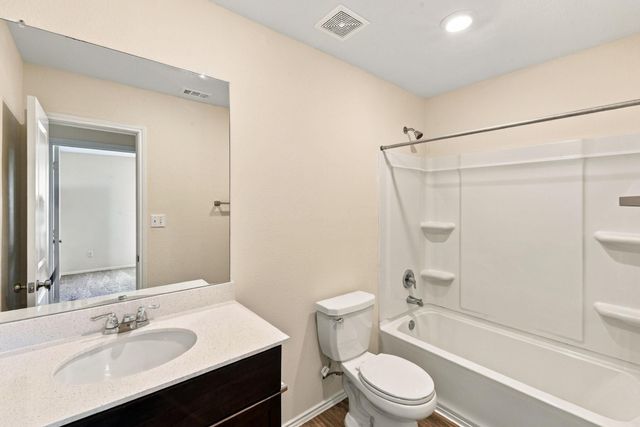 216 George Neggan LN, Bastrop, TX 78602