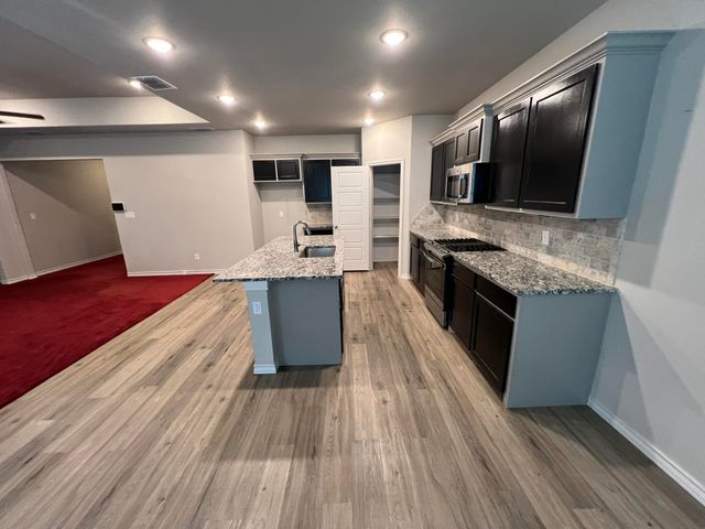 816 N 3rd Street, Wolfforth, TX 79382