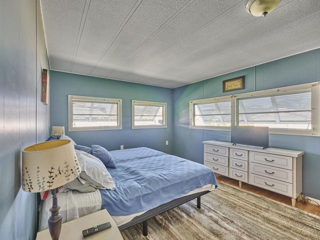 7829 SE Eagle Avenue, Hobe Sound, FL 33455