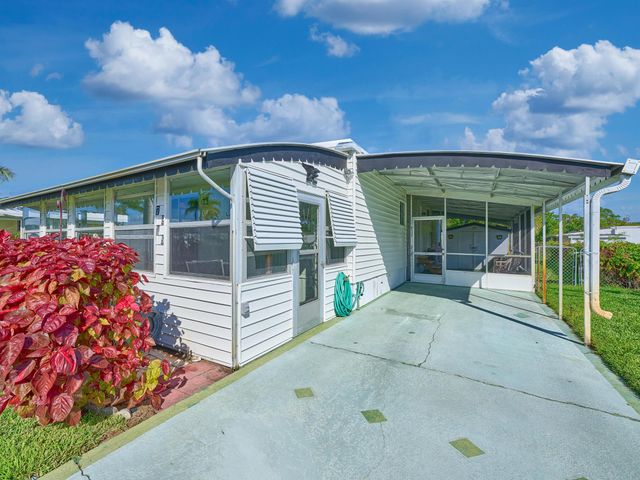 7829 SE Eagle Avenue, Hobe Sound, FL 33455