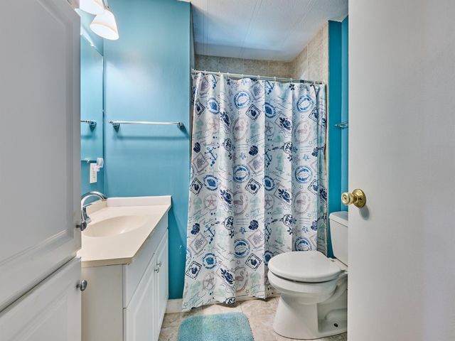 7829 SE Eagle Avenue, Hobe Sound, FL 33455