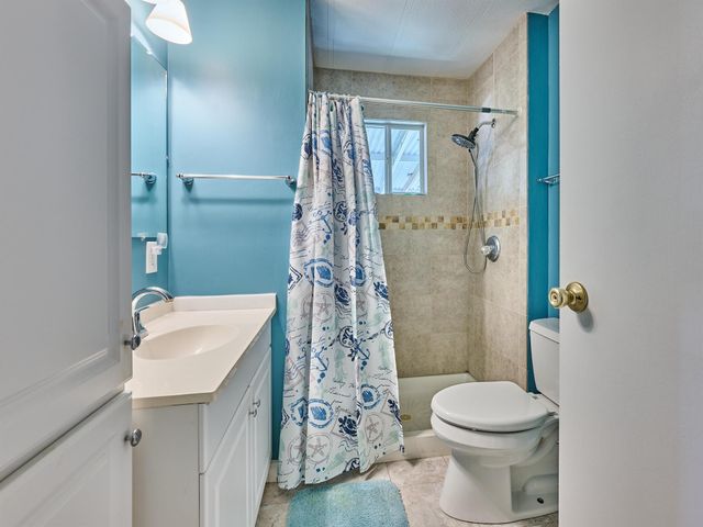 7829 SE Eagle Avenue, Hobe Sound, FL 33455