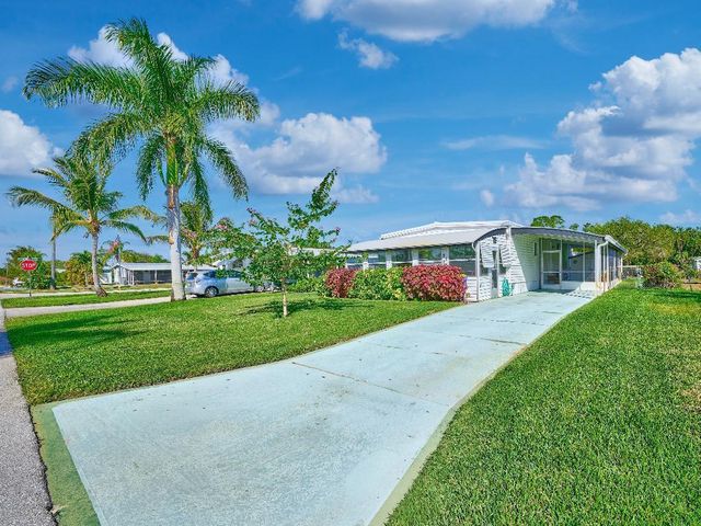 7829 SE Eagle Avenue, Hobe Sound, FL 33455