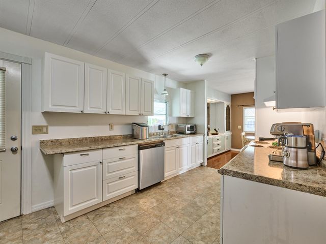 7829 SE Eagle Avenue, Hobe Sound, FL 33455