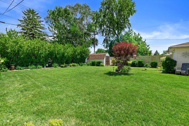 8219 26th AVENUE, Kenosha, WI 53143