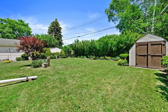 8219 26th AVENUE, Kenosha, WI 53143