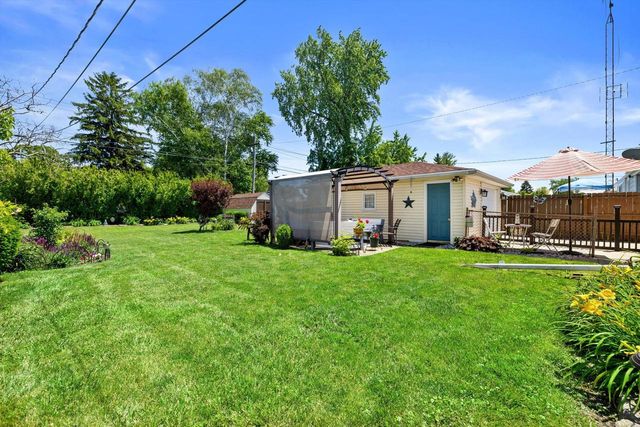 8219 26th AVENUE, Kenosha, WI 53143