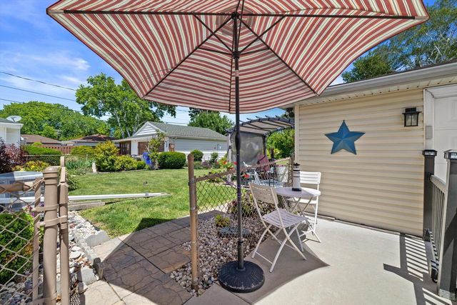 8219 26th AVENUE, Kenosha, WI 53143
