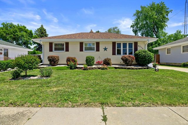8219 26th AVENUE, Kenosha, WI 53143