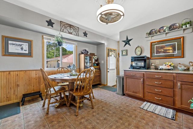 8219 26th AVENUE, Kenosha, WI 53143