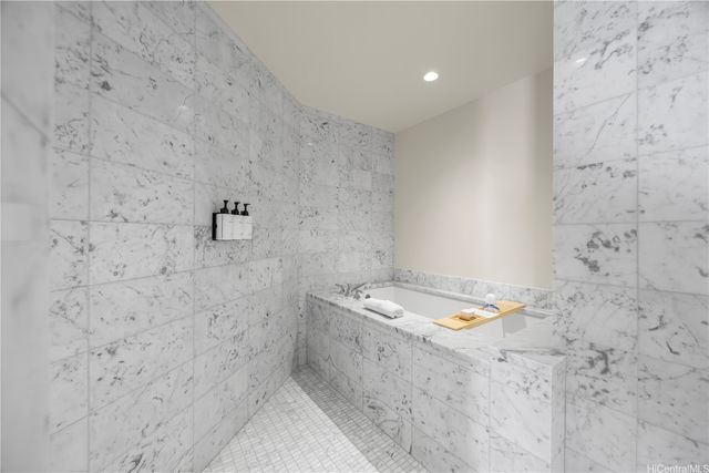 223 Saratoga Road 3507, Honolulu, HI 96815
