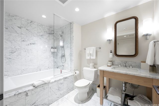 223 Saratoga Road 3507, Honolulu, HI 96815