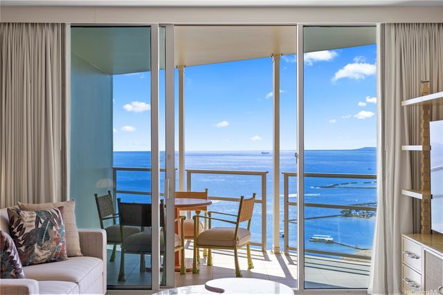 223 Saratoga Road 3507, Honolulu, HI 96815