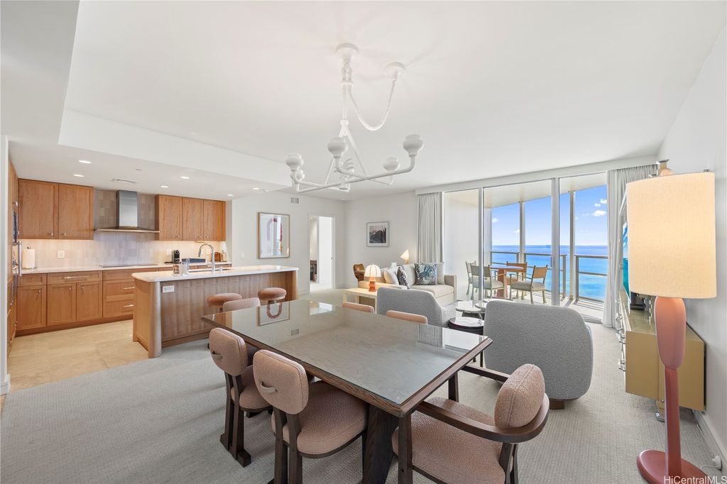223 Saratoga Road 3507, Honolulu, HI 96815