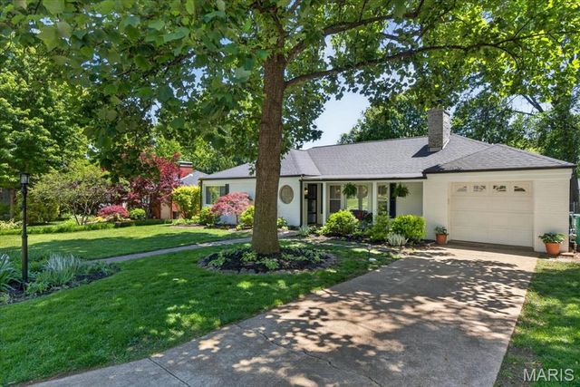 430 Cannonbury Drive, St Louis, MO 63119