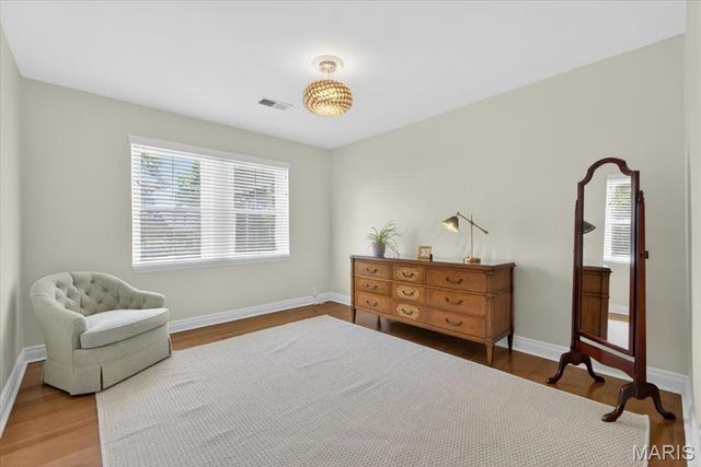 430 Cannonbury Drive, St Louis, MO 63119