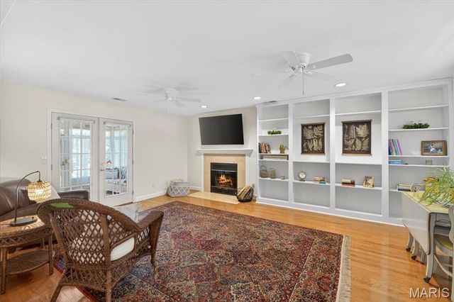 430 Cannonbury Drive, St Louis, MO 63119