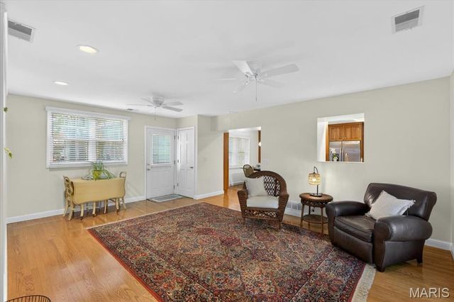 430 Cannonbury Drive, St Louis, MO 63119