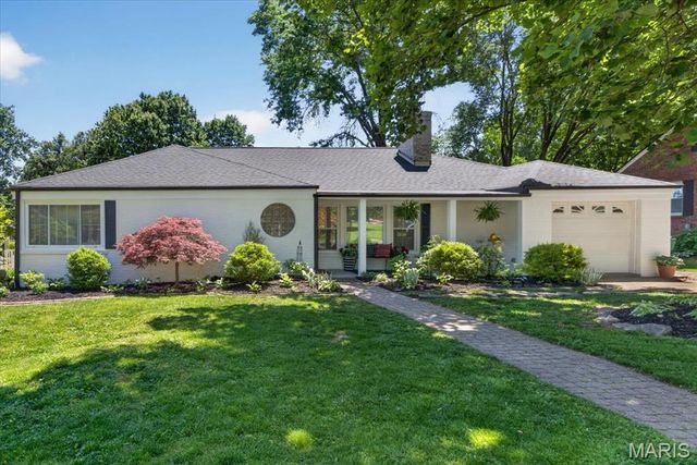 430 Cannonbury Drive, St Louis, MO 63119