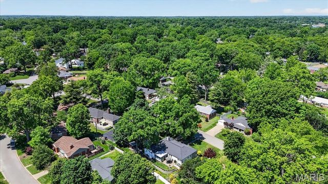 430 Cannonbury Drive, St Louis, MO 63119