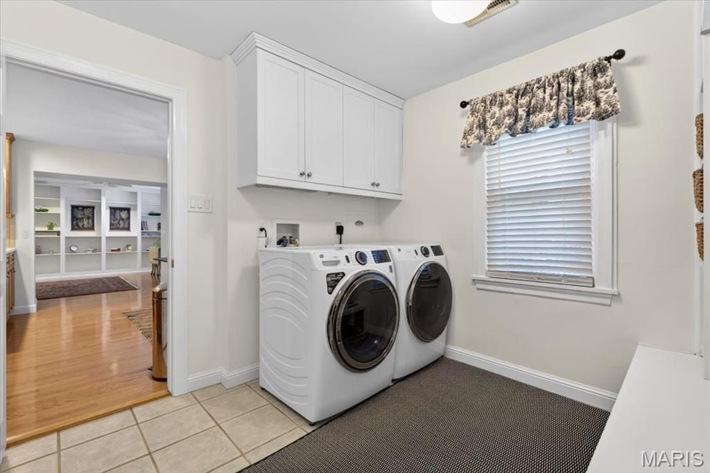 Image 18 of property listing at 430 Cannonbury Drive, St Louis, MO 63119