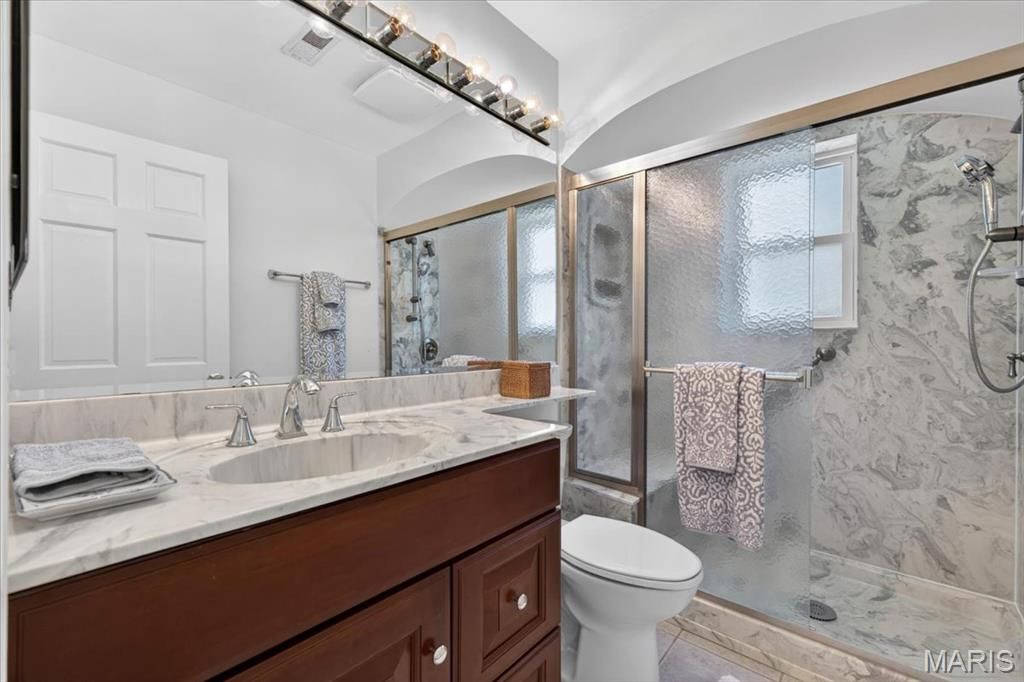 Image 28 of property listing at 430 Cannonbury Drive, St Louis, MO 63119