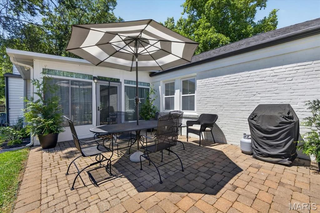 Image 33 of property listing at 430 Cannonbury Drive, St Louis, MO 63119