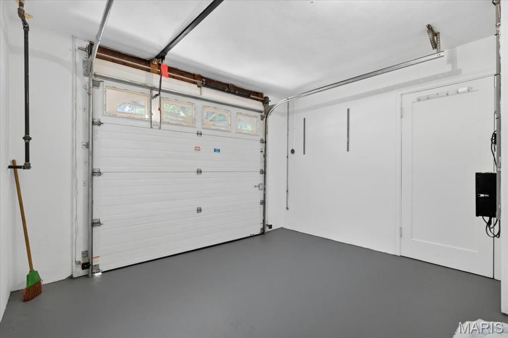 Image 37 of property listing at 430 Cannonbury Drive, St Louis, MO 63119