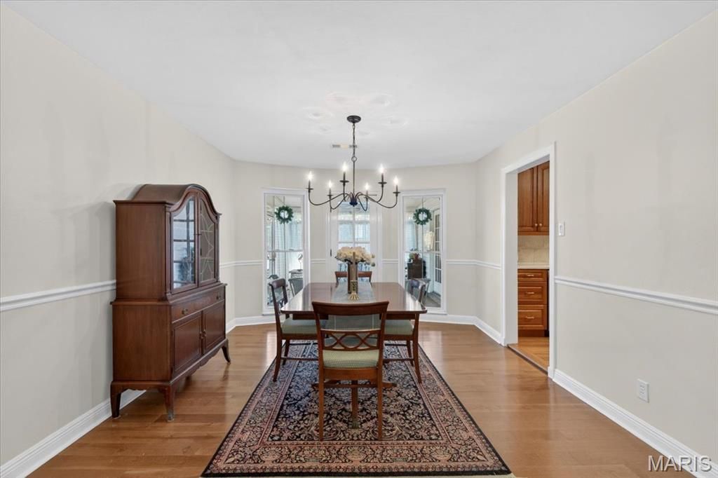 Image 10 of property listing at 430 Cannonbury Drive, St Louis, MO 63119