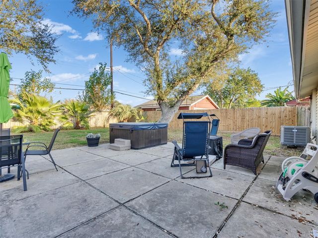 2606 Pine Street, Galveston, TX 77551