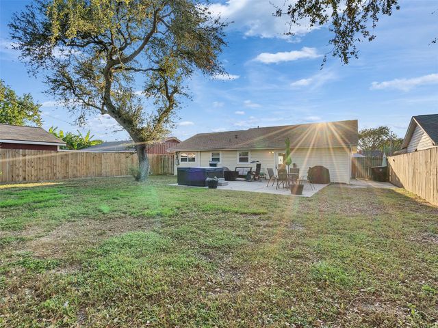 2606 Pine Street, Galveston, TX 77551