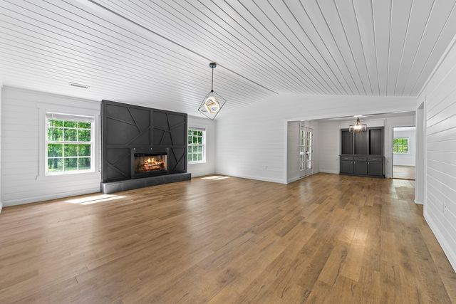 435 Dogwood Way, Blue Ridge, GA 30513