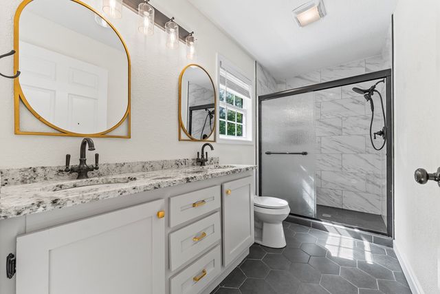 435 Dogwood Way, Blue Ridge, GA 30513