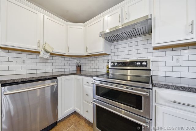 9515 E 97th Street North, Owasso, OK 74055