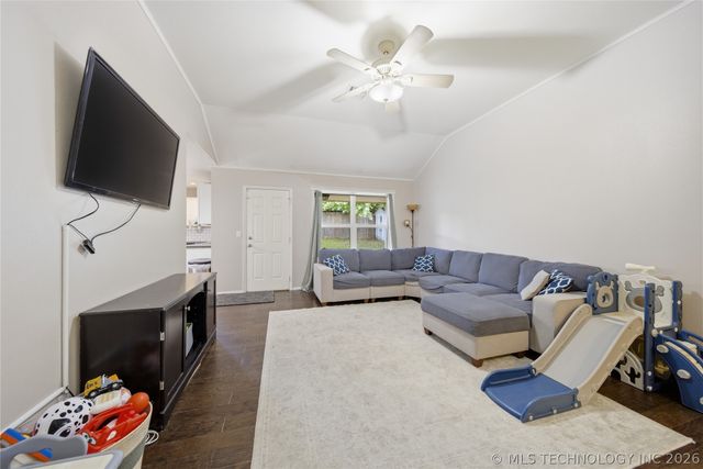 9515 E 97th Street North, Owasso, OK 74055