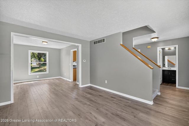 7211 Captiva Drive, Lansing, MI 48917