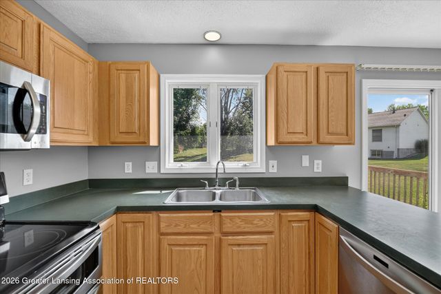 7211 Captiva Drive, Lansing, MI 48917