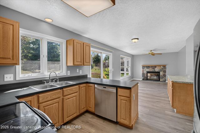 7211 Captiva Drive, Lansing, MI 48917
