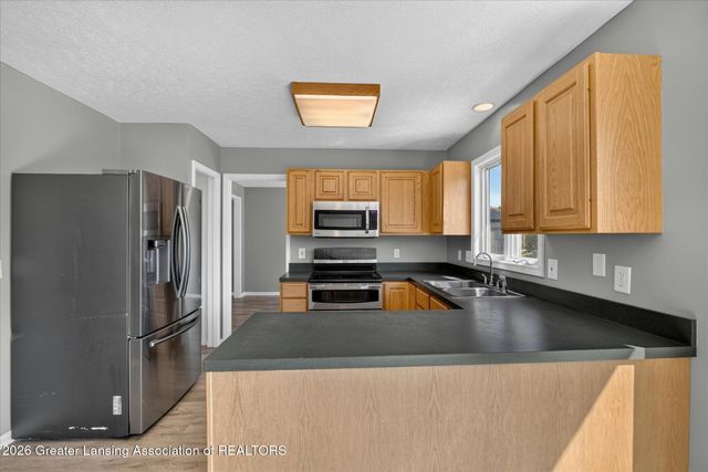 7211 Captiva Drive, Lansing, MI 48917