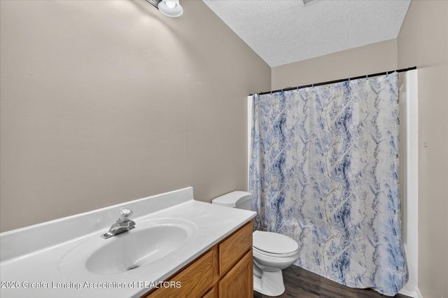 7211 Captiva Drive, Lansing, MI 48917