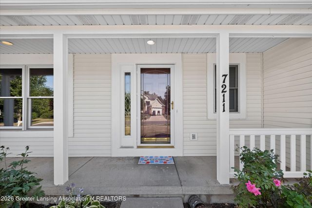 7211 Captiva Drive, Lansing, MI 48917