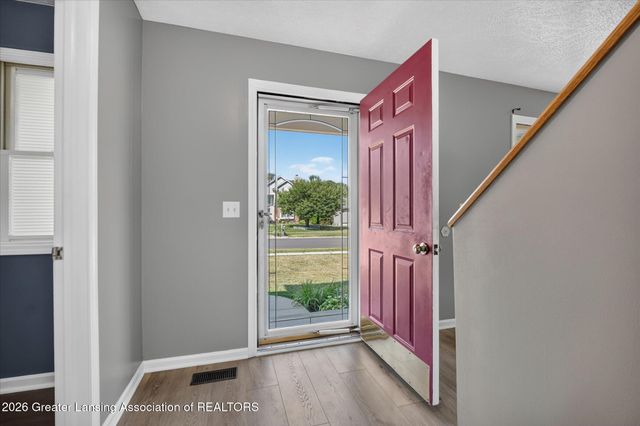 7211 Captiva Drive, Lansing, MI 48917