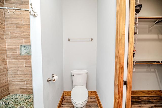 423 Old Nc 87, Cameron, NC 28326