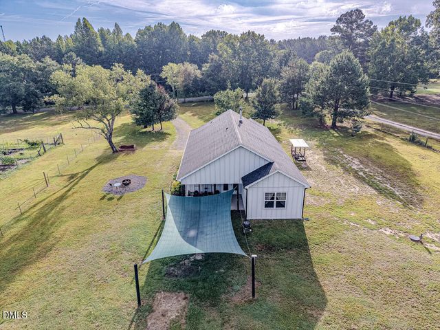 423 Old Nc 87, Cameron, NC 28326