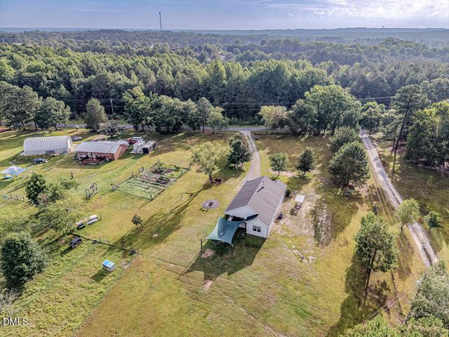 423 Old Nc 87, Cameron, NC 28326