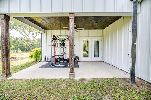 423 Old Nc 87, Cameron, NC 28326