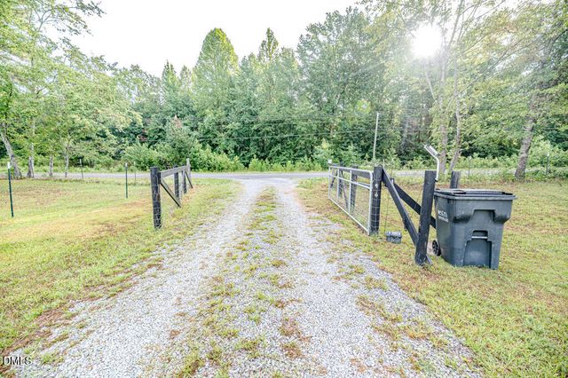 423 Old Nc 87, Cameron, NC 28326