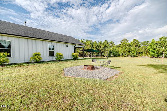 423 Old Nc 87, Cameron, NC 28326