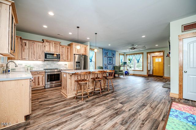 423 Old Nc 87, Cameron, NC 28326
